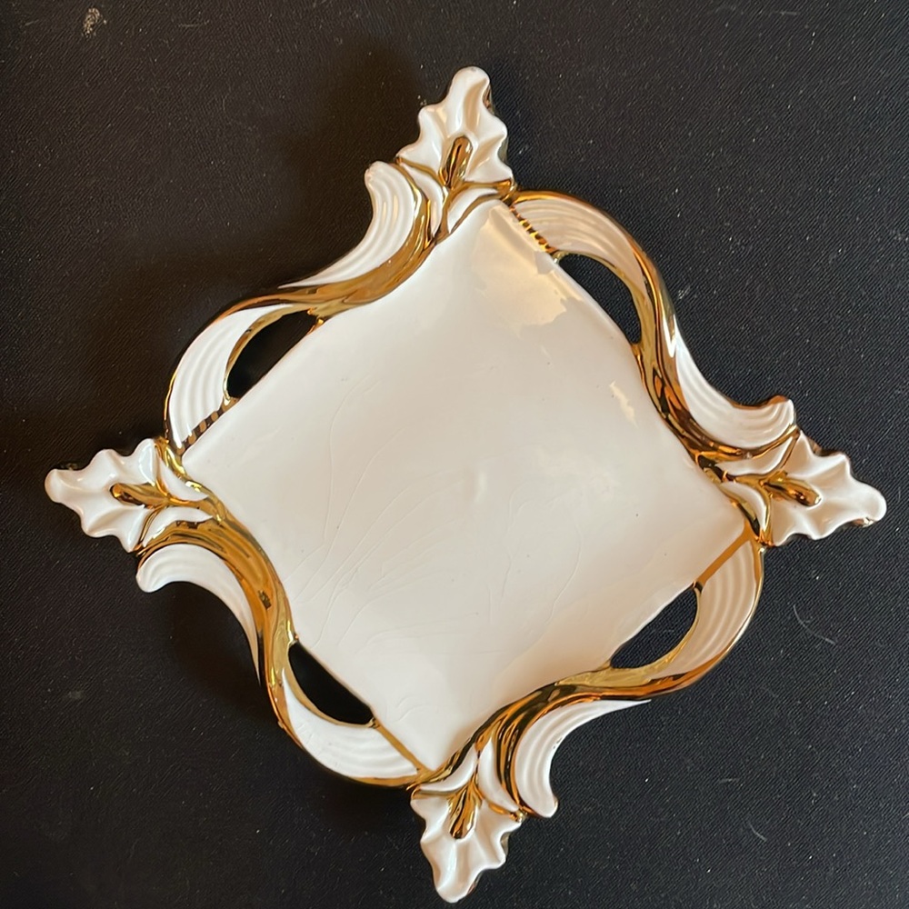 Verdici Design Gold Square Ornate Vintage Dish for Display Candle Trinket Dish